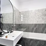 Oliv With Free Parking Apartment