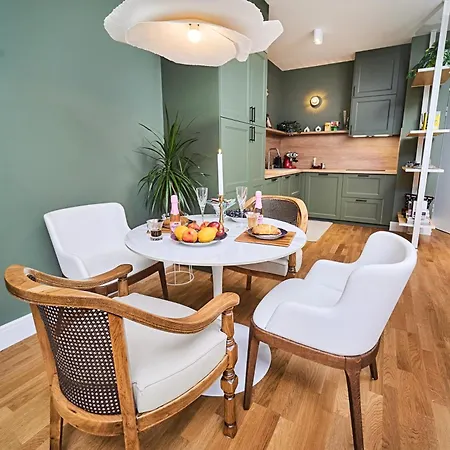 Oliv With Free Parking