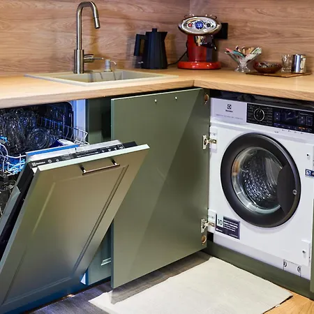 Oliv With Free Parking