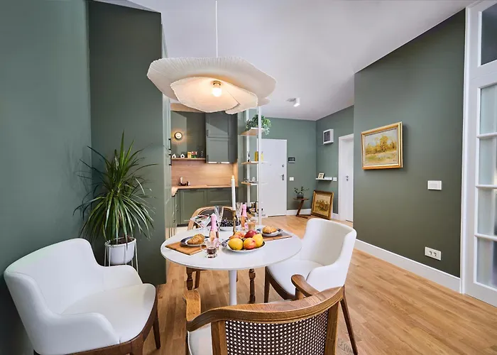 Oliv With Free Parking